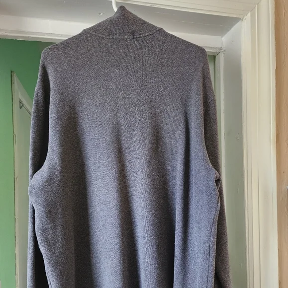 Ralph Lauren men's pullover sweat shirt. - Picture 7 of 8